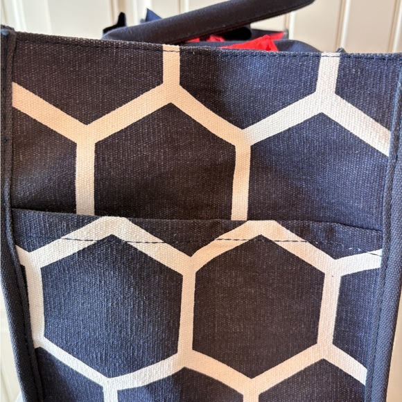 Buckhead Betties Bag NWT Stylish Navy and White Tote Bag - Picture 4 of 6